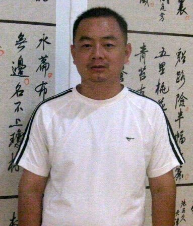 李墨龙