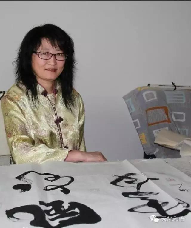 杨嬿